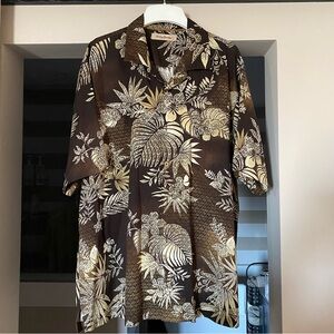 Tommy Bahama 100% silk Hawaiian Shirt